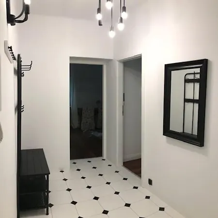 Apartment Piekne, Nowoczesne Mieszkanie Na Ulicy Chmielnej, Samo Centrum.