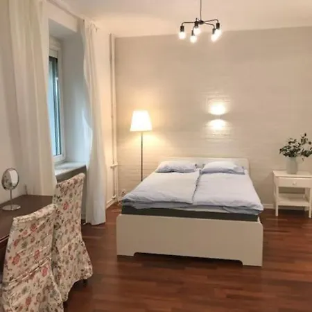 Piekne, Nowoczesne Mieszkanie Na Ulicy Chmielnej, Samo Centrum. * Varsovia